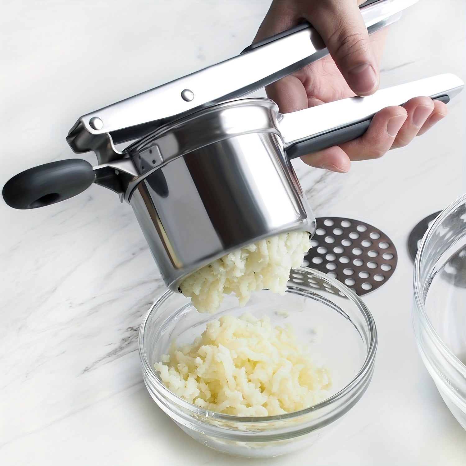 Stainless Steel Potato Ricer with Hanging Hook,3 Interchangeable Discs Heavy Duty Potato Press,Mashed Potato & Spaetzle Maker,Easy Hang Storage Potato Masher for Fluffy Creamy Mashed Potatoes Kitchen Gadget